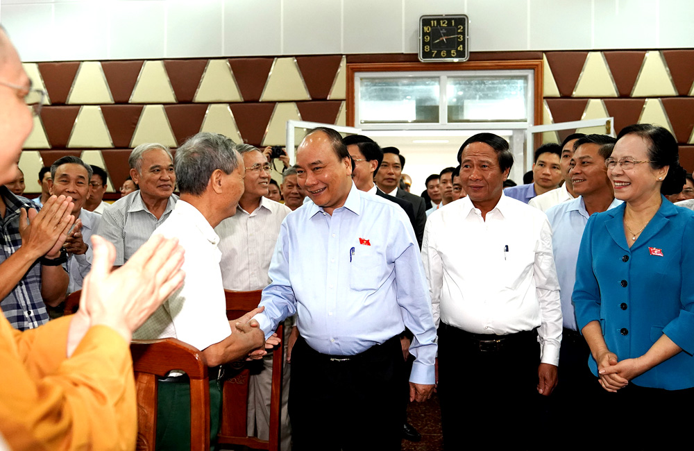 Thủ tướng: Quyết liệt hơn trong xử lý rác thải, nguồn nước và rác thải nhựa